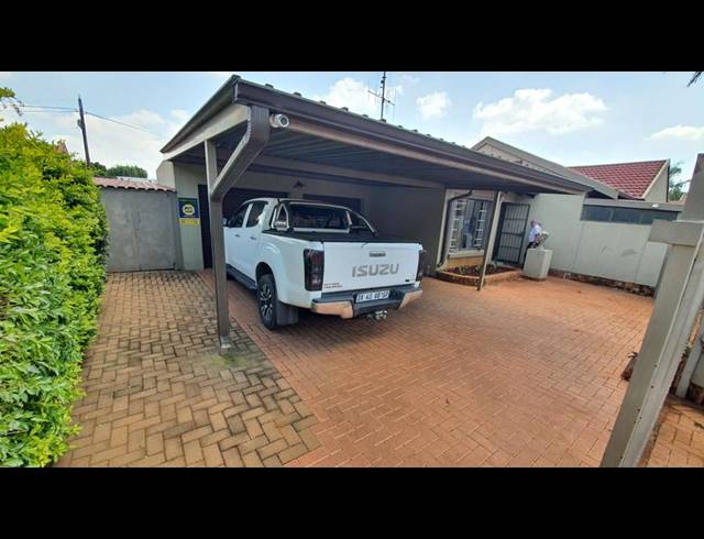 3 BEDROOM HOUSE FOR SALE IN HESTEAPARK